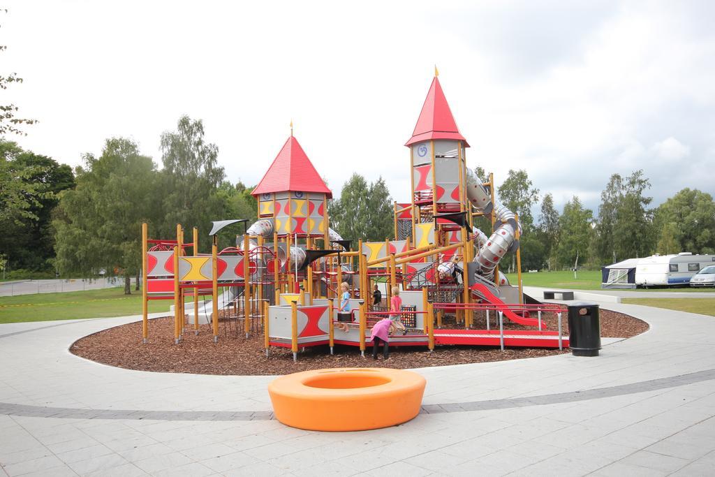 Gustavsvik Stugby & Camping Örebro Extérieur photo